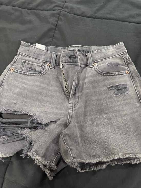 American Eagle Outfitters Pants - American Eagle Ripped Denim Mom Shorts Distressed Jean Shorts in Gray Size 2